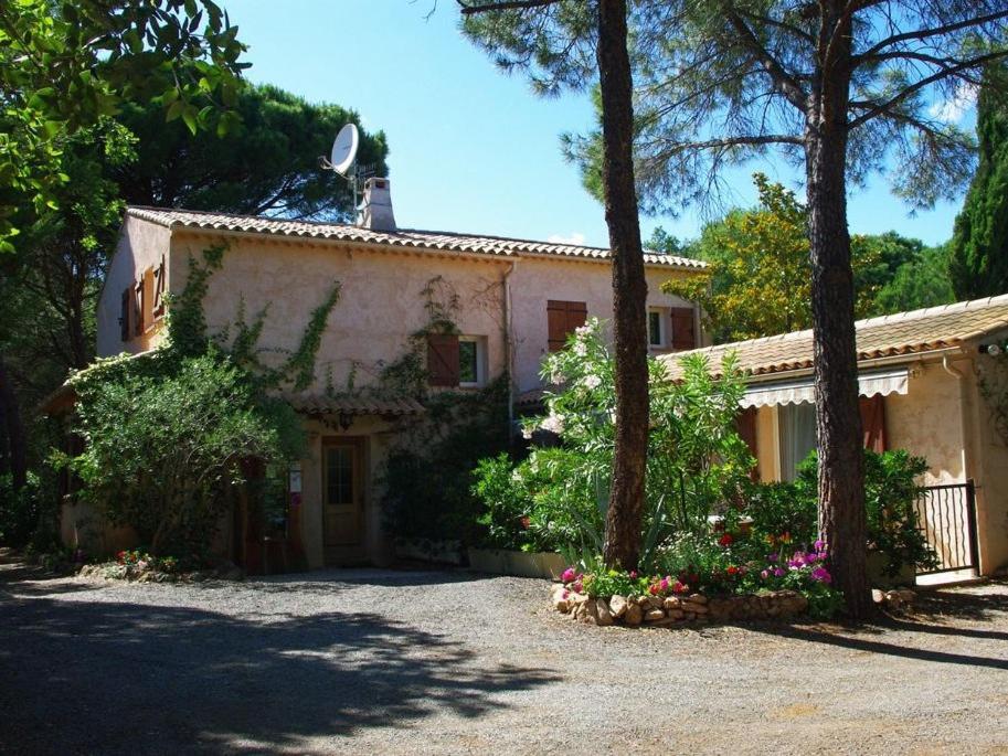 Location Villa Et Studios Roquebrune-sur Argens Pokój zdjęcie