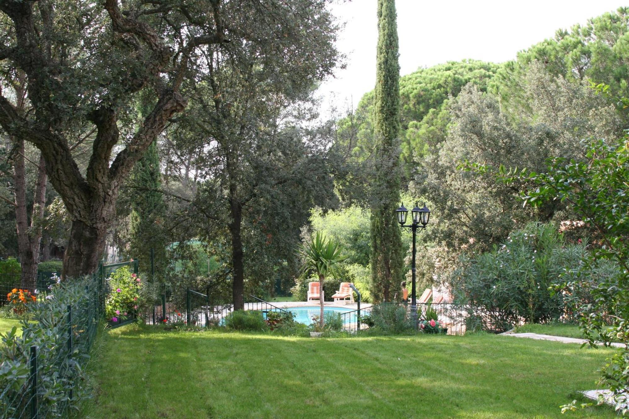 Location Villa Et Studios Roquebrune-sur Argens Zewnętrze zdjęcie