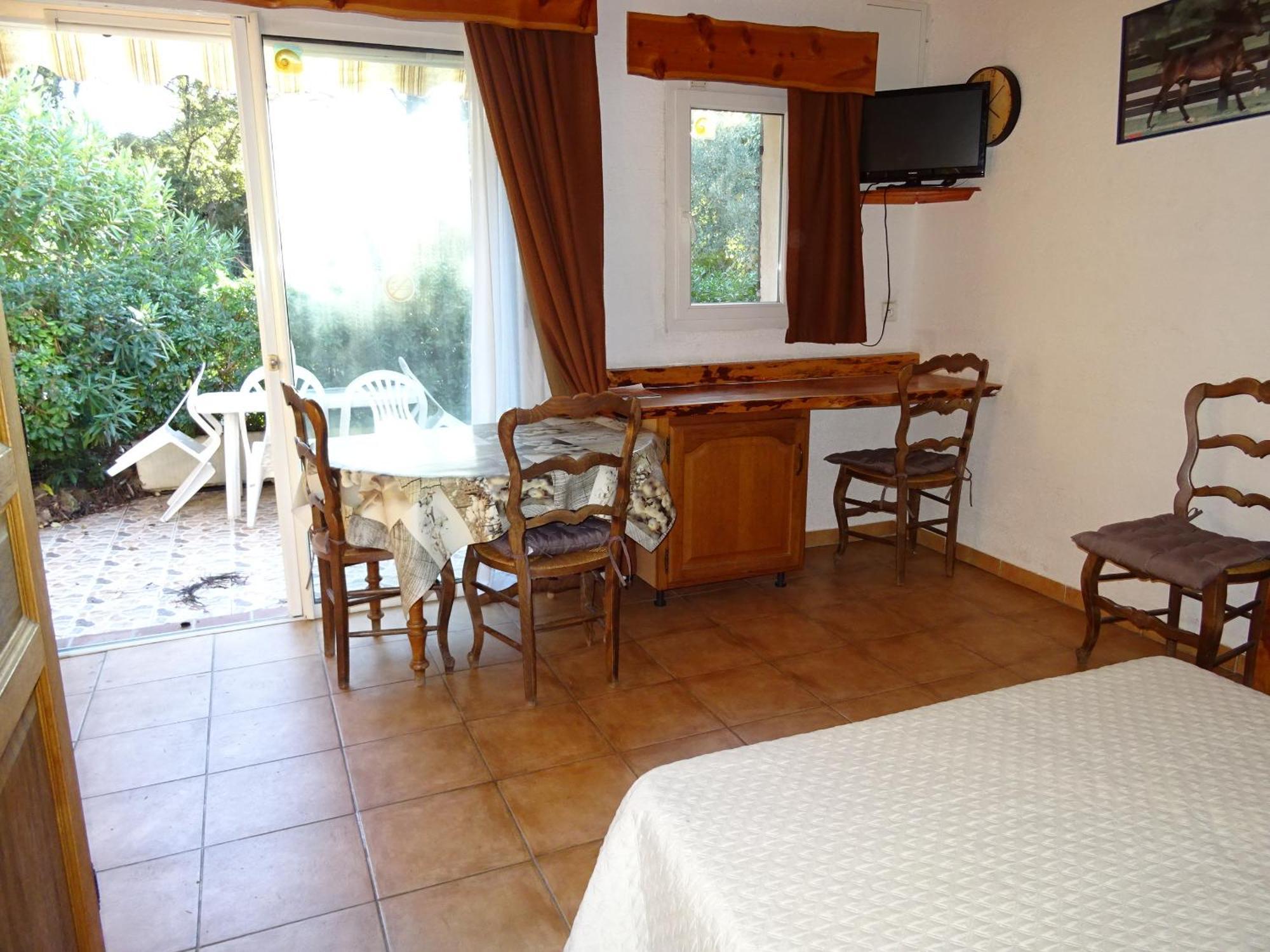 Location Villa Et Studios Roquebrune-sur Argens Zewnętrze zdjęcie